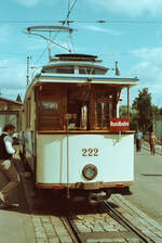 Feier zu Ehren der neuen Stuttgarter Stadtbahnwagen vor dem Möhringer Wagenschuppen der früheren Filderbahn (04.09.1983): Ältester fahrfähiger Straßenbahnwagen der Stuttgarter