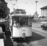 SSB Stuttgart__Der Jubiläumswagen in der Schleife Hbf Nordausgang.__07-1968