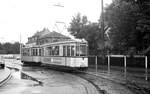 Nürnberg-Fürther Straßenbahn__Tw 920 [MAN/SSW 1940] mit Bw auf Linie 11 bei Einfahrt in die Schleife 'Herrnhütte'.__21-07-1976