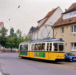 Ulmer Straßenbahn: Ein Wagen der Baureihe MF Esslingen GT4, TW 11, durchfährt die Wendeschleife von Söflingen (29.09.1984)