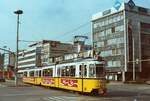 Zwischen den Stuttgarter Stra�enbahnstationen Hohe Stra�e und Roteb�hlplatz gab es 1983 noch  eine  echte  Stra�enbahn entlang der unterirdischen Stadtbahnbaustelle.