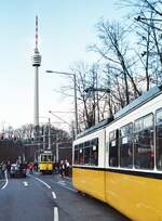 SSB Stuttgart__Letztmalig Linie 15 im Linienverkehr unterm Stuttgarter Fernsehturm beim Verlassen der Endschleife 'Ruhbank/Fernsehturm'.__08-12-2007