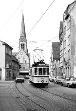 SSB Stuttgart__Sonderfahrt des Straßenbahnmuseums Stuttgart (SMS) mit Tw 418 [ME/AEG 1925; 1960-68 Rangier-Tw 2529; 1977 vom SMS als Museumswagen hergerichtet] als historische Linie 18. In der Gablenberger Hauptstraße.__12-08-1978 