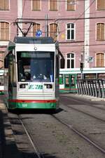 MAGDEBURG, 25.09.2023, Wagen 1320 der MVB als Linie 9 bei der Einfahrt in die Haltestelle Hauptbahnhof