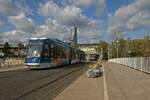 Wagen 701 der Stadtwerke Jena auf der Paradiesbrücke (04.10.2023) 