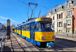 Tatra T4D-M, Wagen 2126, hält mit einem weiteren baugleichen Wagen sowie einem Beiwagen NB4 an der Haltestelle Neues Rathaus in Leipzig.