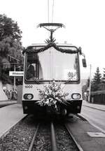 SSB__Zahnradbahn__Nächstes Jahr werden es 140 ! Tw 1002 [ZT 4.1; 1982 MAN Nürnberg/SLM Winterthur/AEG Berlin; Antriebssteuerung ab 1999 umgestellt auf Siemens SIBAS] im Blumenschmuck zum