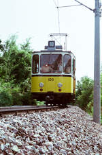 Eine der wenigen Begegnungen mit TW 105 der Stuttgarter Zahnradbahn 1983- neue Zahnradwagen des Typs ZT 4.1 MAN waren schon unterwegs, fielen aber immer wieder aus.