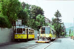 Ein Sommertagstraum auf der Stuttgarter Zahnradbahn: Alt und Neu begegnen sich bei der Ausweiche in der Mitte der Bahn (1983)  