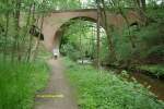 Esteviadukt (S�dansicht) der ehemaligen KBS 217c von Buchholz in der Nordheide nach Bremerv�rde. Diese Br�cke liegt in dem schon 1968 stillgelegten Streckeabschnitt Buchholz(Nordheide)-Hollenstedt.