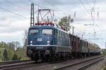 Am Zugschluss von 01 1104 auf der R�ckfahrt Cuxhaven-Bremerhaven-Bremen-M�nchengladbach bei Bremen Walle h�ngt die 110 350-6. 25.4.26