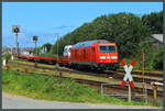 245 027 der DB Fernverkehr rangiert am 02.07.2021 mit einem Autozug im Bahnhof Westerland.