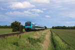 DB 245 201-9 passiert das Einfahrvorsignal von Lehnshallig mit einem RE6 zur Fahrt nach Westerland(Sylt) (31.05.2022)