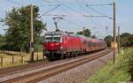 Am 7. September 2026 war die d�nische DSB EB 3213 mit ihrem neuen Talgo ECE 393 auf dem Weg von K�benhavn H. nach Hamburg Hbf. Die Aufnahme entstand an einem B� s�dlich von Busdorf. 