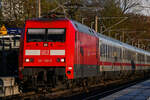 D-DB 101 136-0 zog am 17.11.2025 ihren IC 2263 durch den Sonnenuntergang nach Hamburg Hbf (AH). Hier bei der Durchfahrt in Lübeck-Moisling (ALMO).