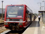 Den von der Mecklenburgischen Südbahn verbliebenen Restbetrieb Waren - Malchow erledigt  der Hans  mit einem einzigen LVT-Umlauf: VT 504 001 (D-EGP) in Waren (Müritz) am Sonntag, 22.7.18.