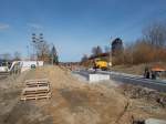 Der alte Bahnsteig in Sagard wird bald verschwinden,dafür ist schon ein neuer Bahnsteig im Bau.Aufnahme am 22.März 2015.