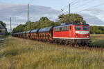 Triangula 140 808 mit Getreideleerzug von Mukran kommend, nach  Dresden Neustadt (Umspannen auf Diesel).