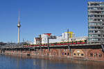 Am 08.04.26 verlassen zwei Triebzüge der Reihe 482 den S-Bahnhof Jannowitzbrücke als S5 nach Hoppegarten.
