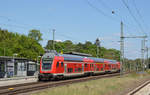 Zum Baumblütenfest in Werder verkehrten Sonderzüge von Berlin Friedrichstraße nach Werder an der Havel. Hier passiert einer der dabei eingesetzten Doppelstockzüge, geschoben von 112 107, am 28.04.18 den Bahnhof Griebnitzsee Richtung Potsdam.