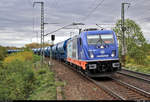 Schüttgutzug mit 187 318-1  In Thüringen zu Hause. In Europa unterwegs.  der Raildox GmbH & Co. KG durchfährt im einheitlichen Blau den Hp Magdeburg Herrenkrug auf der Bahnstrecke Berlin–Magdeburg (KBS 201) Richtung Magdeburg-Neustadt.
Aufgenommen am Ende des Bahnsteigs 2.
[17.10.2019 | 14:22 Uhr]