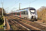 Nachschuss auf 1442 305 (Bombardier Talent 2) der Elbe-Saale-Bahn (DB Regio Südost) als RE 16108 von Leipzig Hbf nach Magdeburg Hbf, der den Hp Magdeburg Herrenkrug auf der Bahnstrecke Berlin–Magdeburg (KBS 201) verlässt.
Aufgenommen am Ende des Bahnsteigs 1.
[19.11.2019 | 10:39 Uhr]