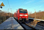 146 026-0 der Elbe-Saale-Bahn (DB Regio Südost) als RE 16355 (RE8) von Magdeburg Hbf nach Halle(Saale)Hbf, ersatzweise für den RE30 wegen der Bauarbeiten im Bahnhof Köthen im Zeitraum vom 9.6. bis zum 14.12.2019, erreicht den Hp Magdeburg Herrenkrug auf der Bahnstrecke Berlin–Magdeburg (KBS 201).
(Smartphone-Aufnahme)
[13.12.2019 | 10:20 Uhr]