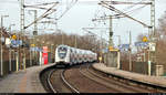 DBpbzfa 668.2 mit Schublok 146 562-4 DB als IC 2445 (Linie 55) von Köln Hbf nach Dresden Hbf durchfährt den Hp Magdeburg Herrenkrug auf der Bahnstrecke Berlin–Magdeburg (KBS 201).
[13.2.2020 | 10:06 Uhr]