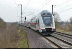 Wegen Bauarbeiten auf der KBS 340 zwischen Sachsendorf(Calbe) und Wulfen(Anh) wurden auch die IC-Linien 55 und 56 über Dessau Hbf umgeleitet. Von Biederitz kommend, fährt DBpbzfa <sup>668.2</sup> (50 80 86-81 876-4 D-DB) mit Schublok 146 575-6 am Hp Magdeburg Herrenkrug auf die Elbestadt zu.
Die Aufnahme entstand am Ende des Bahnsteigs 2.

🧰 DB Fernverkehr
🚝 IC 2048 (Linie 55) Dresden Hbf–Köln Hbf
🕓 17.3.2022 | 11:55 Uhr