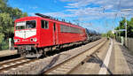 155 219-9 (250 219-3) fährt mit Schüttgutwagen, von Biederitz kommend, im Hp Magdeburg Herrenkrug der Sonne entgegen. Der zu dieser Zeit eintreffende RE13 musste auf den anderen Bahnsteig ausweichen, weshalb dieses Foto möglich wurde.

🧰 Maik Ampft Eisenbahndienstleistungen (MAED)
🕓 13.6.2022 | 18:38 Uhr
