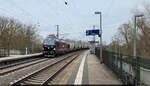 Gerade einmal anderthalb Monate alt war 5370 055-3 (193 061  Dawid  | 91 51 5370 055-3 PL-ID) Ende Januar. Hier rollte die Siemens Vectron mit Getreidewagen durch den Hp Magdeburg Herrenkrug auf Gleis 1 Richtung Biederitz.

🧰 CARGOUNIT Sp. z o.o. | Industrial Division Sp. z o.o. (ID), vermietet an Freightliner PL Sp. z o.o.
🕓 24.1.2023 | 14:29 Uhr