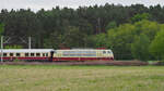 103 113 zieht den DGS 337 von Lübbenau via Berlin nach Fulda, hier kurz nach der Abfahrt Höhe des Ortes Löpten.

Löpten, der 17.05.2025