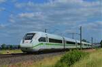 Am 13.06.2021 war 412 024 (Tz 9024, Grüner Streifen) als ICE 709 von Hamburg-Altona nach München Hbf unterwegs. Ort: Vietznitz, 13.06.2021