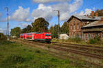 143 248 am 09.10.2022 mit dem RE7 Leerpark Stralsund - Greifswald in Miltzow aufgenommen.