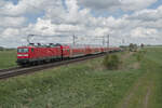 Der RB30 gezogen von 112 188 aus Stralsund, f�hrt den Haltepunkt Ferdinandshof an. Von dort aus ging es weiter nach Angerm�nde. Anscheinend wurde auf die Tour in Richtung S�den der Stromabnehmer nicht gewechselt. 15.05.2026