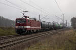 Delta Rail 243 864 (143 864) mit einem Kesselzug von Frankfurt Oderbrücke kommend, weiter nach Stendell. Aufgenommen am 23.11.2022 in Herzsprung.