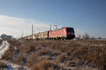 Der Nahgüterzug von Seddin nach Schwedt, gezogen von 187 198 war am 14.12.2022 sehr kurz. Aufgenommen in Schmargendorf.