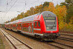 RE3 nach Lutherstadt Wittenberg bei der Einfahrt in Ludwigsfelde, am 11.11.2022.