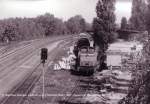 Herbst 1987. Elektrifizierung der Stettiner Bahn im Bf. Zepernick. Bauzug mit BR 106 987-1. Mittlerweile am Estw - nur noch Blockstelle. 