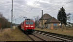 Schüttgutzug mit 145 049-3 unterwegs im ehemaligen Hp Thießen Richtung Roßlau(Elbe).
Bereits vor etwa vier Stunden war die Lok in Greppin (Bitterfeld-Wolfen) in der Gegenrichtung unterwegs.

🧰 DB Cargo
🚩 Bahnstrecke Wiesenburg–Roßlau (KBS 207)
🕓 5.12.2020 | 14:11 Uhr