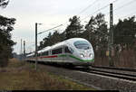 Ein 403 als Umleiter unterwegs in Thießen (Coswig (Anhalt)).

🧰 DB Fernverkehr
🚝 ICE 1004 (Linie 29) München Hbf–Berlin Hbf (tief)
🚩 Bahnstrecke Wiesenburg–Roßlau (KBS 207)
🕓 5.12.2020 | 15:28 Uhr