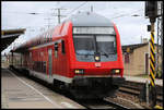 Der RE nach Cottbus steht hier am 27.08.2020 um 10.04 Uhr am Bahnsteig in Falkenberg Elster mit Steuerwagen voraus im unteren Bahnhof zur Abfahrt bereit.