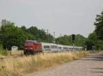 232 303 mit EC 46 in Gusow (22.07.2006)