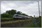 Ein VT 735 der Niederbarnimer Eisenbahn AG ( NEB ) verl��t den Bahnhof M�ncheberg ( Mark ) in Richtung Kostrzyn ( PL )
Leider war das Licht nicht besonders gut. Es nieselte ein wenig.
20.06.2009