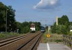 Mit der Leiter auf Fototour - waren diese 3 Fotografen
gesehen in M�ncheberg ( Mark )
Die Aufnahme entstand beim warten auf den Zug nach Berlin. Daher vom Bahnsteig.  
An dieser Strecke waren an diesen Tag ne Menge Fotografen unterwegs.
Der Grund waren die Umgeleiteten Z�ge des Berlin Warschau Express. Aufgrund von Bauarbeiten fuhren diese �ber die Ostbahn.
20.06.2009