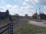 Bahnhof Klosterfelde mit Ausweichgleis und ehemaligen Ladegleis am 08.April 2016.