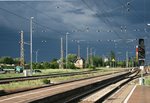 Dunkle Wolken am 30.05.2016 �ber den Bahnanlagen von Finsterwalde