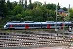 9442 (Bombardier Talent 2) von Abellio Rail Mitteldeutschland als RB 74780 (RB75) von Eilenburg nach Lutherstadt Eisleben passiert Halle(Saale)Gbf.