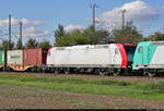 Blick auf 185 507-1, eingereiht als Wagenlok in einem Containerzug mit 185 633-5 am Zöberitzer Weg in Halle (Saale) Richtung Delitzsch. Sie hörte einst auf den Namen  Sir Reiner , wurde inzwischen entklebt und ist aktuell wohl an die Emons Bahntransporte GmbH (Emons Spedition GmbH) vermietet.

🧰 Alpha Trains Belgium NV/SA, vermietet an die ITL Eisenbahngesellschaft mbH (ITL)
🚩 Bahnstrecke Halle–Cottbus (KBS 219)
🕓 7.10.2021 | 14:31 Uhr