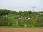 V 100 003 vom Förderverein Berlin-Anhaltische Eisenbahn e.V. rollte zum Dampfloktreffen Dresden,  hier bei Oberau.

Oberau, der 12.04.2024